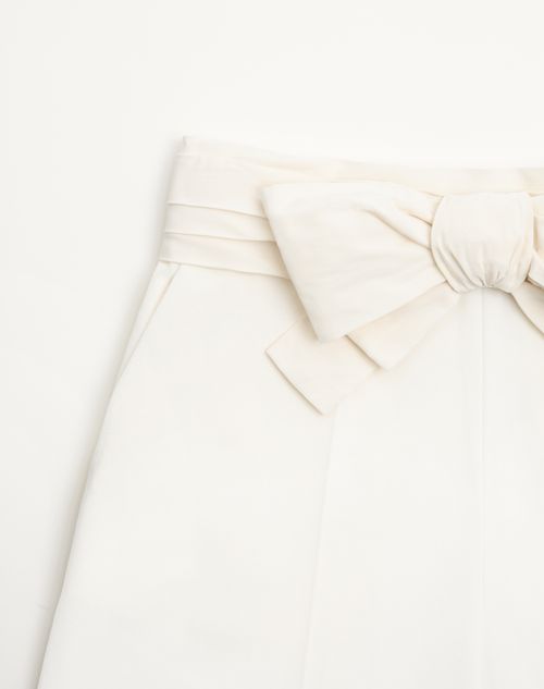 Valentino - Bermuda Shorts In Diagonal Cotton Linen - Ivory - Woman - Trousers And Shorts